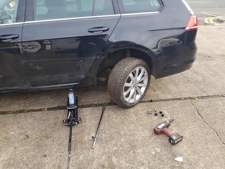 Mobile tyre service