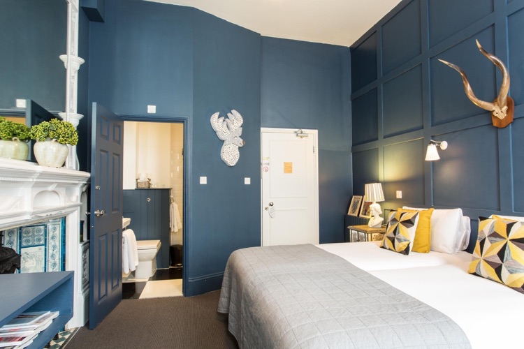 Victoria Classic Room