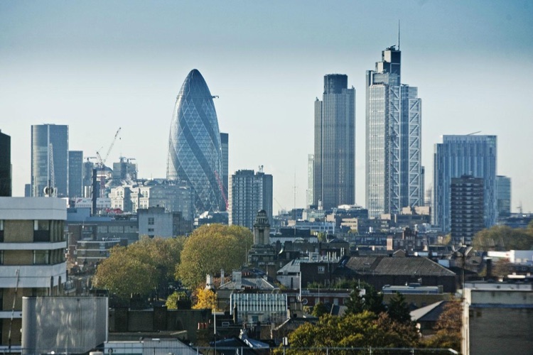 We are ideally placed for access to the City of London