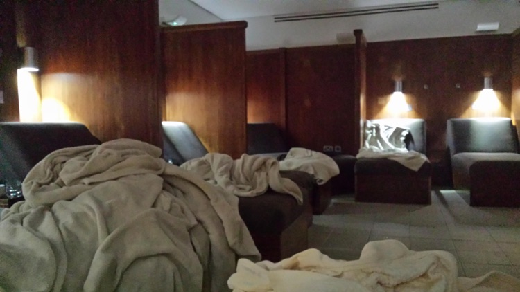 This is how the relaxation room looked for the whole 3 hours of our visit