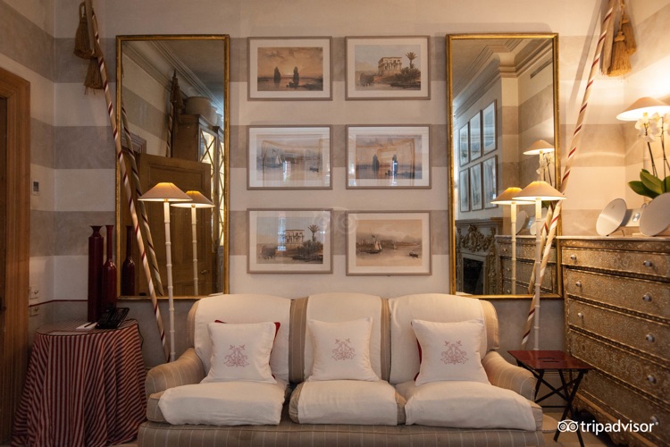 A photo of Blakes Hotel