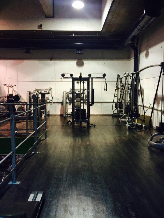 Resistance machines on mezanine level