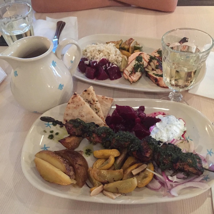 Шашлык и курица фаршированная сушеными помидорами