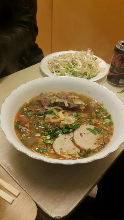 Bun bo hue (spicy beef noodle soup)