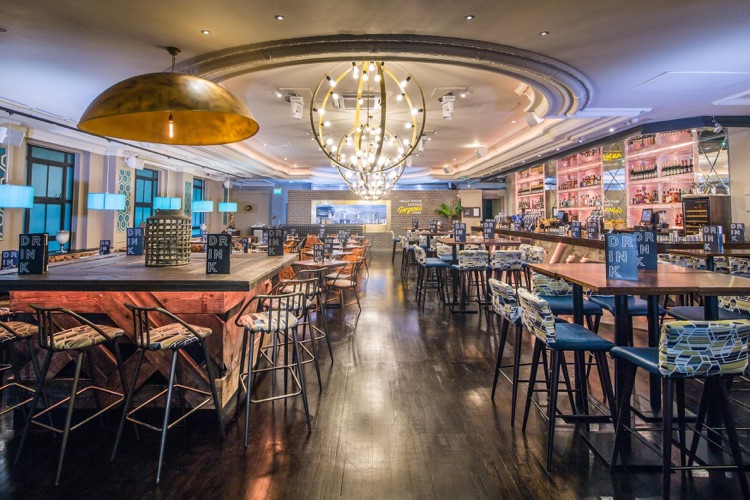 Bar & Kitchen