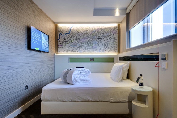 Hub by Premier Inn accessible room