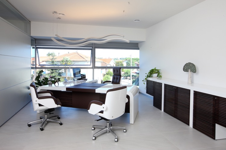 High quality White Gloss CEO Executive desks in extra large Rectangular and L- Shaped Sizes