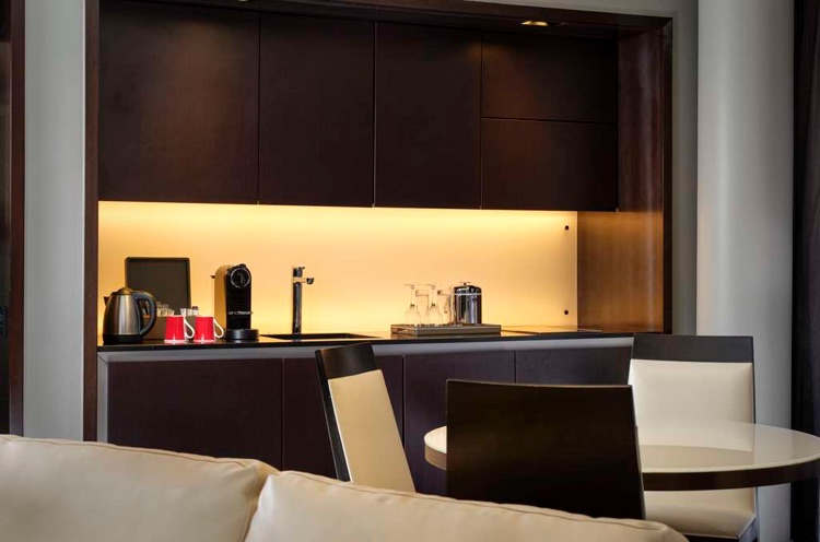 One Bed Suite Kitchenette