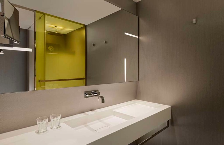 Superior Room Bathroom