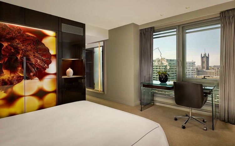 One Bedroom Suite Premium View bedroom