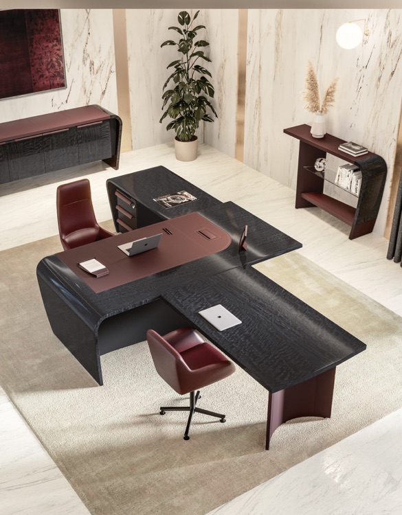 The Best High Quality Executive desks from Italy