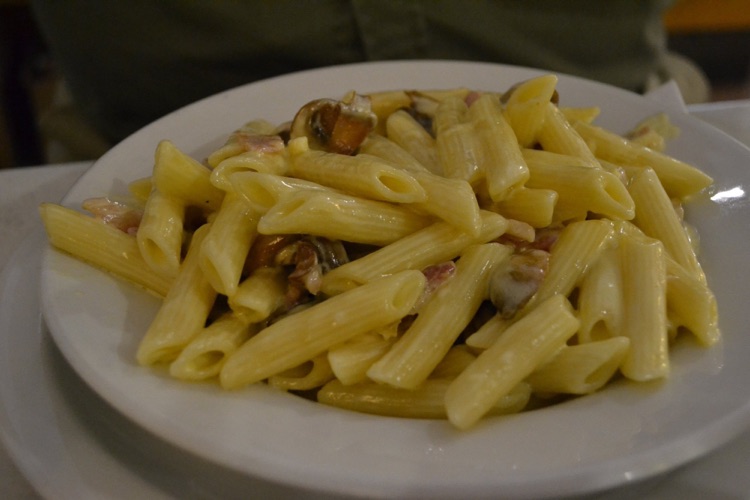 Creamy bacon mushroom pasta