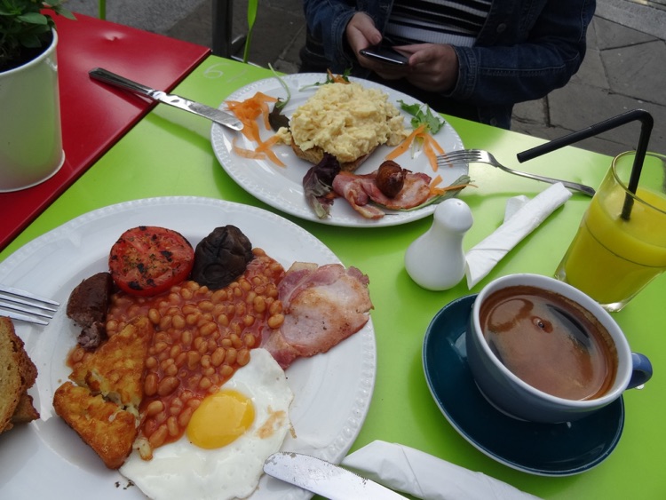 Unser leckeres Frühstück - insgesamt für 14 Pfund