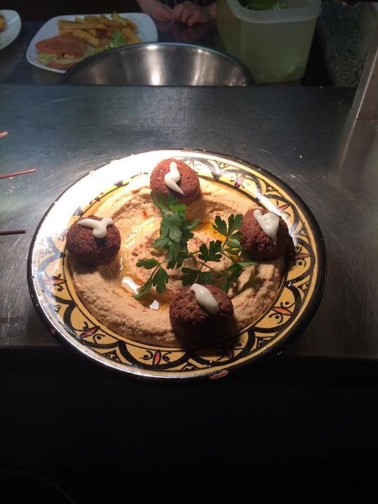 Houmus Falafel platter