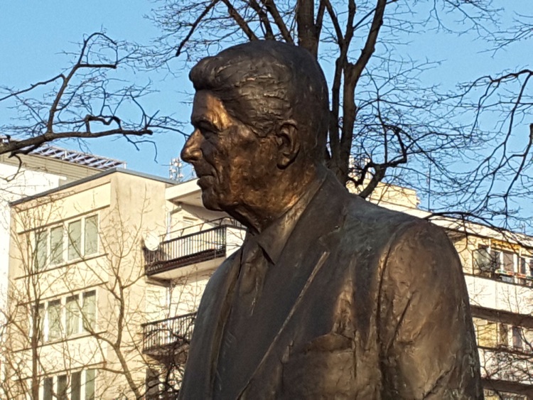 A photo of Monument Ronald Reagan