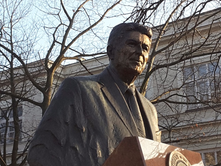 A photo of Monument Ronald Reagan