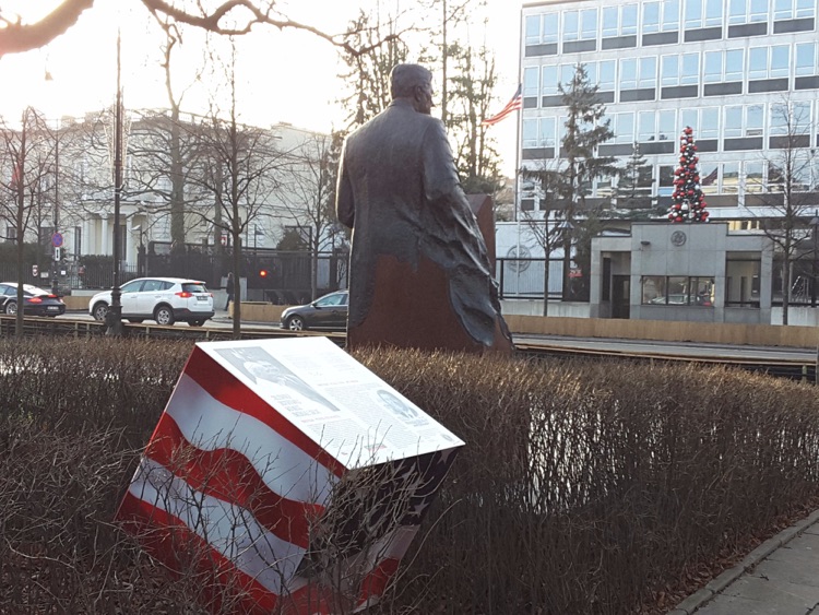 A photo of Monument Ronald Reagan