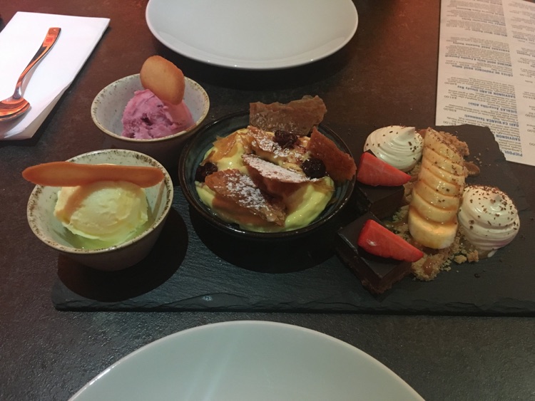 Selection of the deserts in Aquum