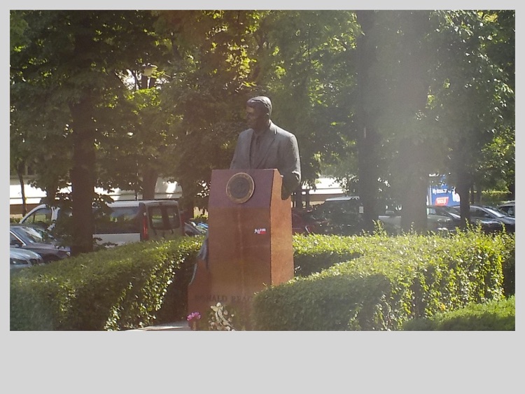 A photo of Monument Ronald Reagan