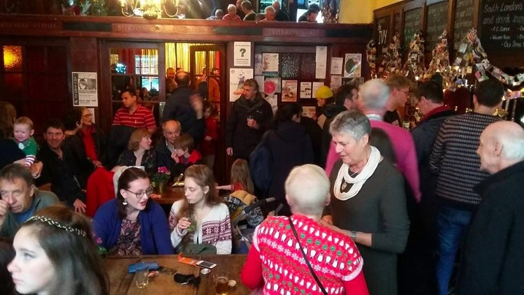 2013: First Christmas in community ownership!