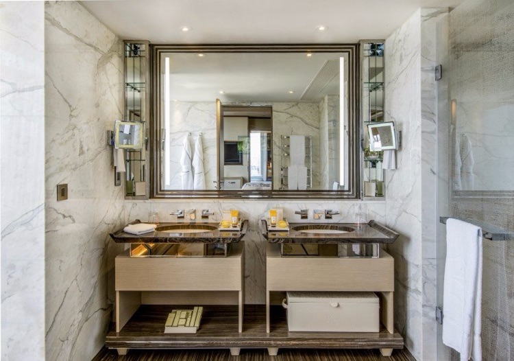 London Suite Bathroom