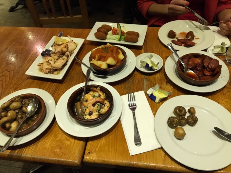 Crocette with meet and mayo-sauce, potato with tomato sauce, chorizo, mushroom, prawn, and calam