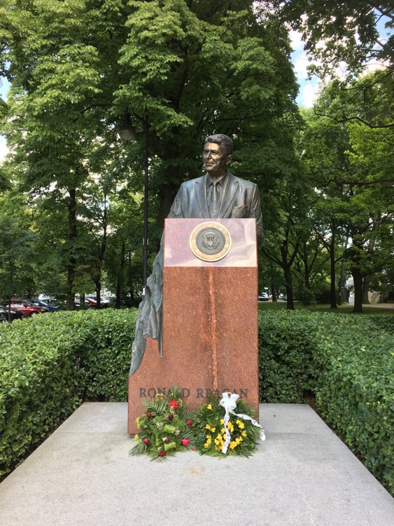 A photo of Monument Ronald Reagan