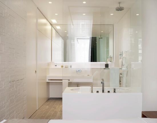 Open Plan Bathroom in Executive Studios