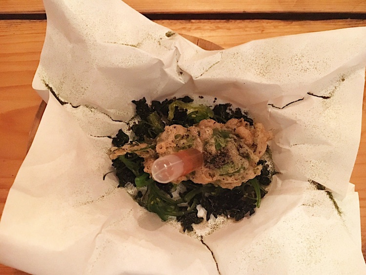 Oyster with coba tempura and seaweed