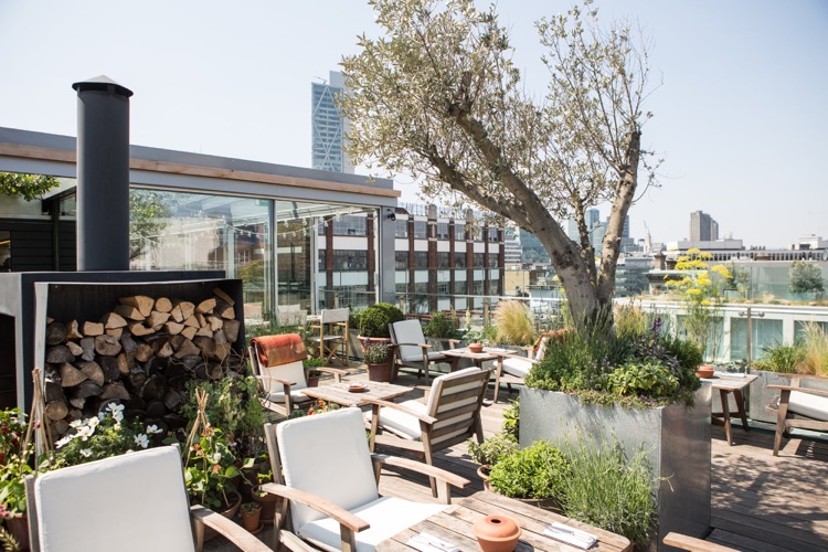 Une photo de Boundary Rooftop
