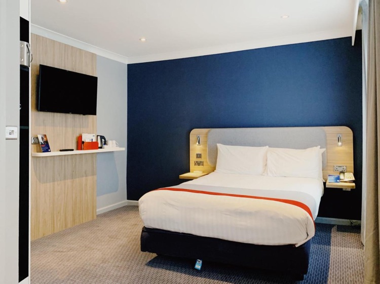 A photo of Holiday Inn Express London Victoria, an IHG Hotel
