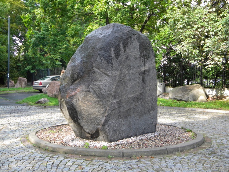Erratic block in front of the museum.