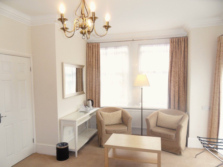 Room 4 seating area