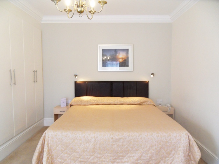 Room 4 king size bed with private ensuite