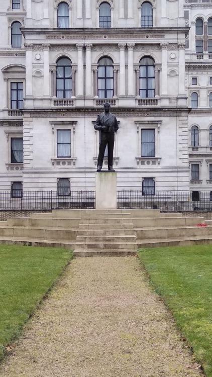 A photo of Admiral of the Fleet Earl Mountbatten of Burma Statue