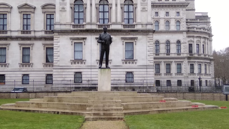 A photo of Admiral of the Fleet Earl Mountbatten of Burma Statue