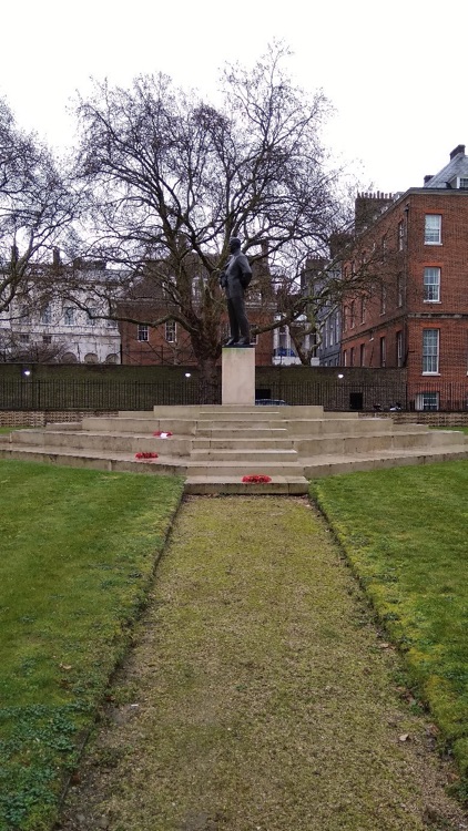 A photo of Admiral of the Fleet Earl Mountbatten of Burma Statue