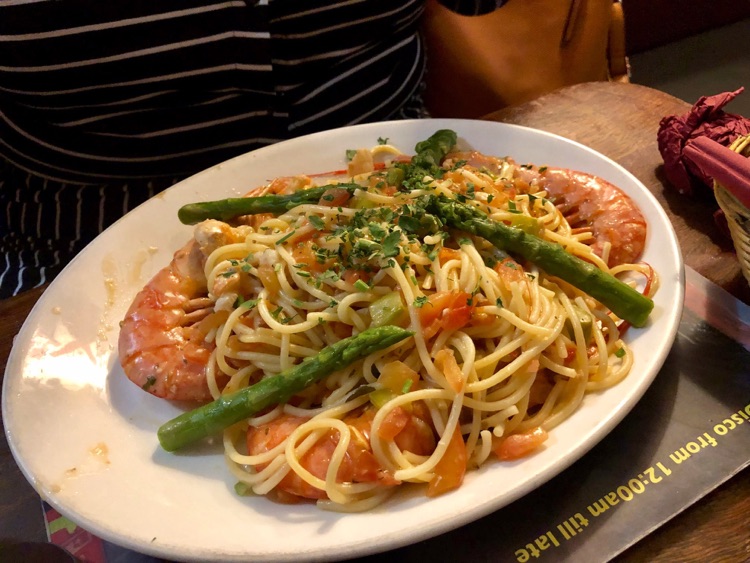 Spaghetti 'my way' main dish