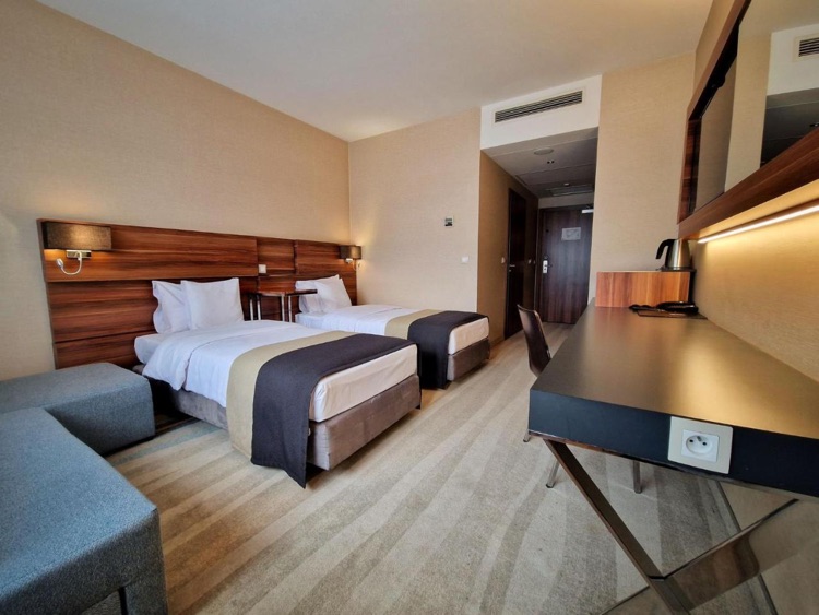 A photo of Warsaw Plaza Hotel