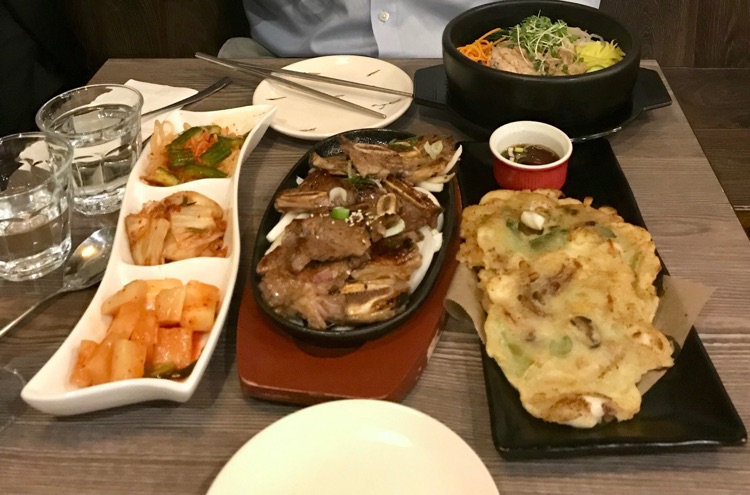 Short rib beef, kimchee set and seafood pancakte