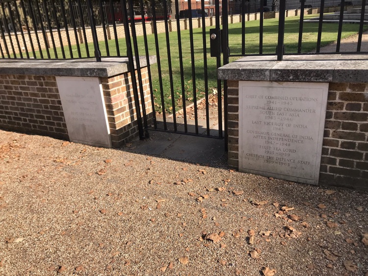 A photo of Admiral of the Fleet Earl Mountbatten of Burma Statue