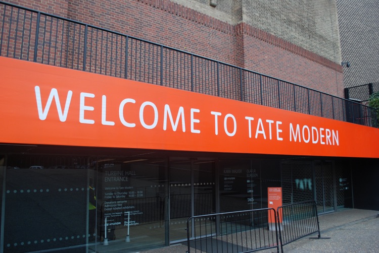 Wejście do muzeum Tate Modern