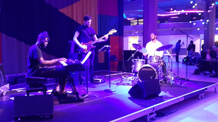 Queen Eliz Hall foyer gig