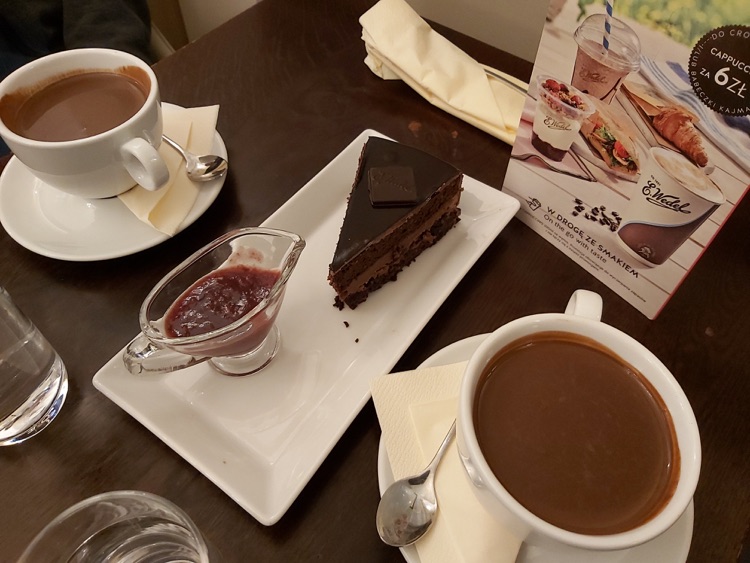 Thick chocolate drink and cake