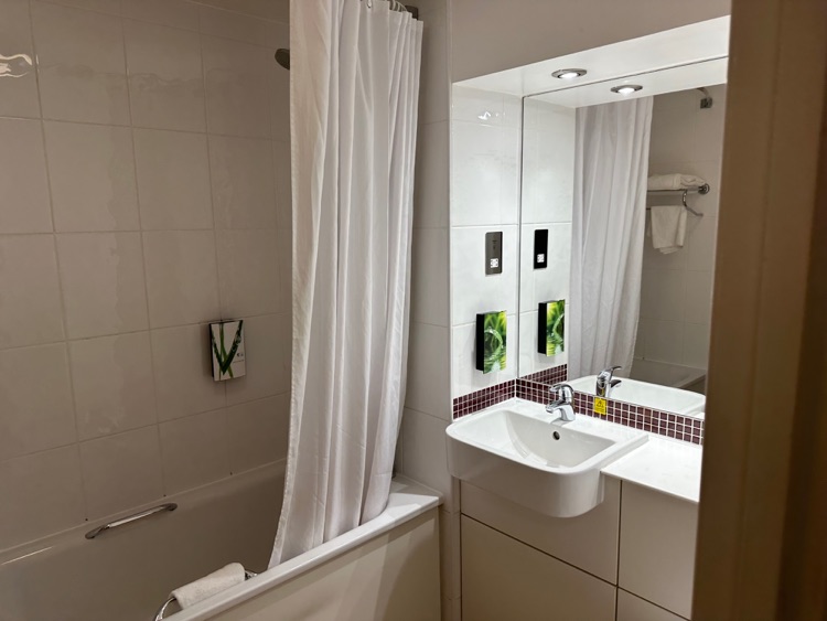 A photo of Premier Inn London Waterloo (Westminster Bridge) hotel