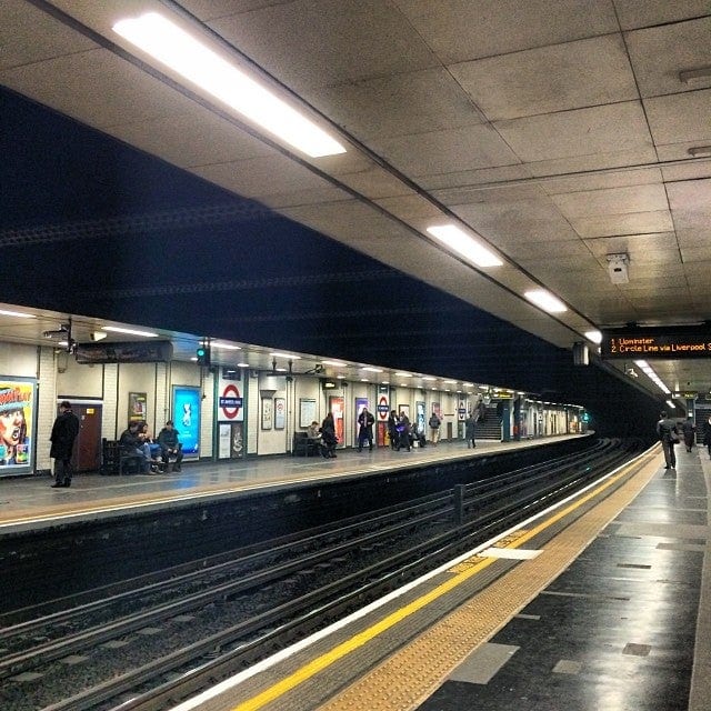 Une photo de Saint James's Park Station
