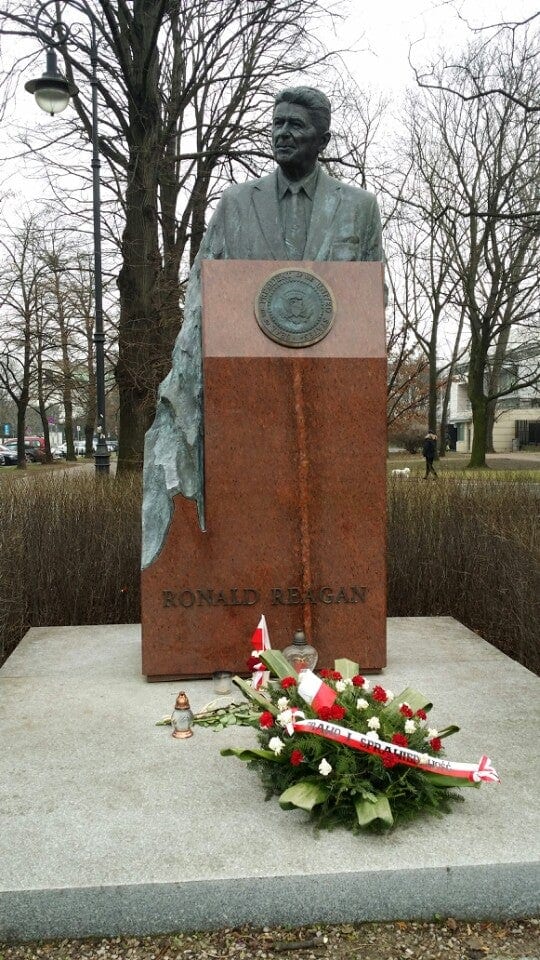 A photo of Monument Ronald Reagan