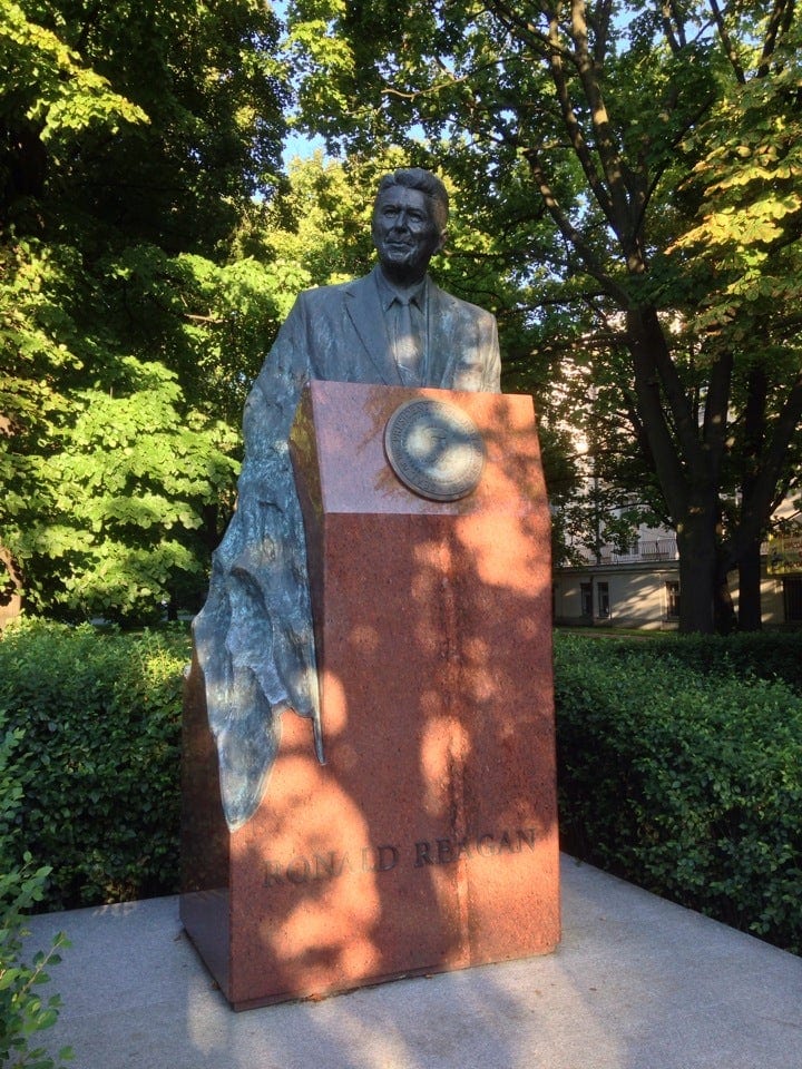A photo of Monument Ronald Reagan