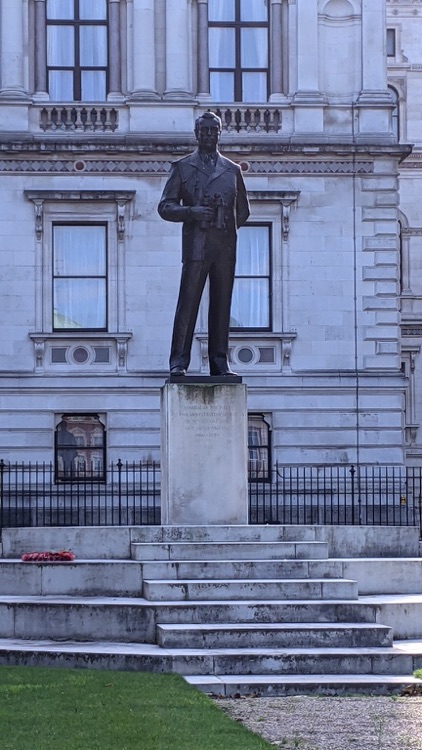 A photo of Admiral of the Fleet Earl Mountbatten of Burma Statue
