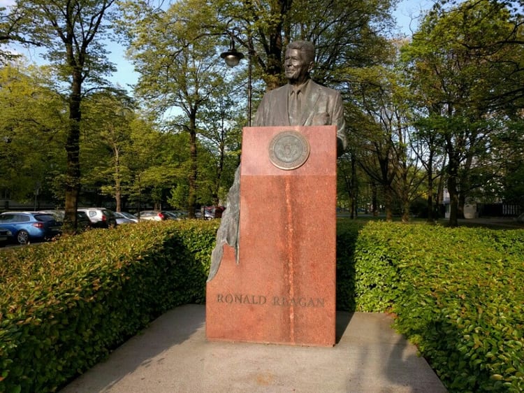 A photo of Monument Ronald Reagan